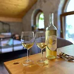 Essentia - Vinarsky Domcek S Vonkajsou Virivkou