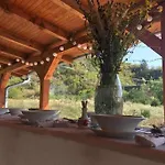Essentia - Vinarsky Domcek S Vonkajsou Virivkou Apartment *