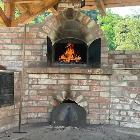 Apartment Essentia - Vinarsky Domcek S Vonkajsou Virivkou