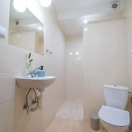 Essentia - Vinarsky Domcek S Vonkajsou Virivkou Apartment *