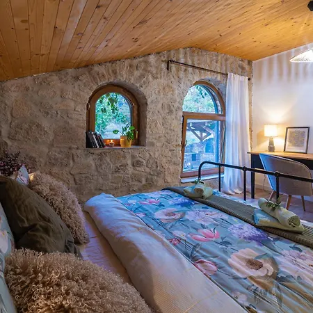 Essentia - Vinarsky Domcek S Vonkajsou Virivkou Apartment *