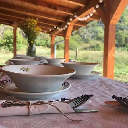 Essentia - Vinarsky Domcek S Vonkajsou Virivkou