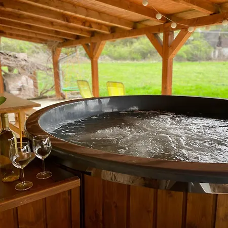 Apartment Essentia - Vinarsky Domcek S Vonkajsou Virivkou Streda nad Bodrogom